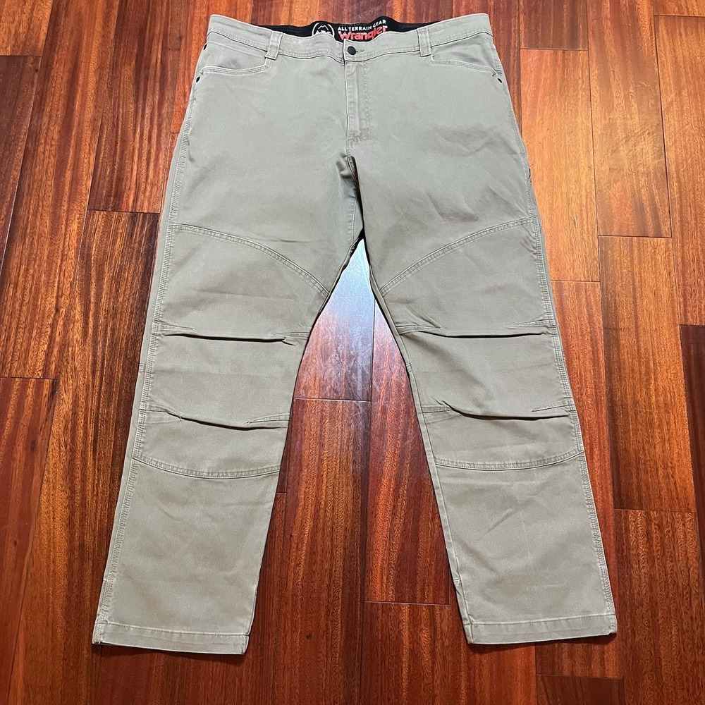 Wrangler Pants Mens 42x30 Tan All Terrain Gear ATG Hiking Casual Preppy Stretch